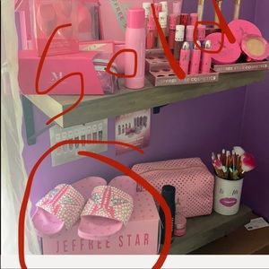 Jeffree star size large fits 9 1/2 shoes